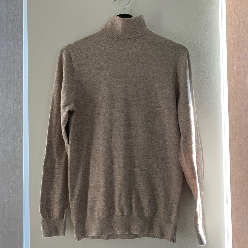 H&M men’s wool turtleneck, oat, size S